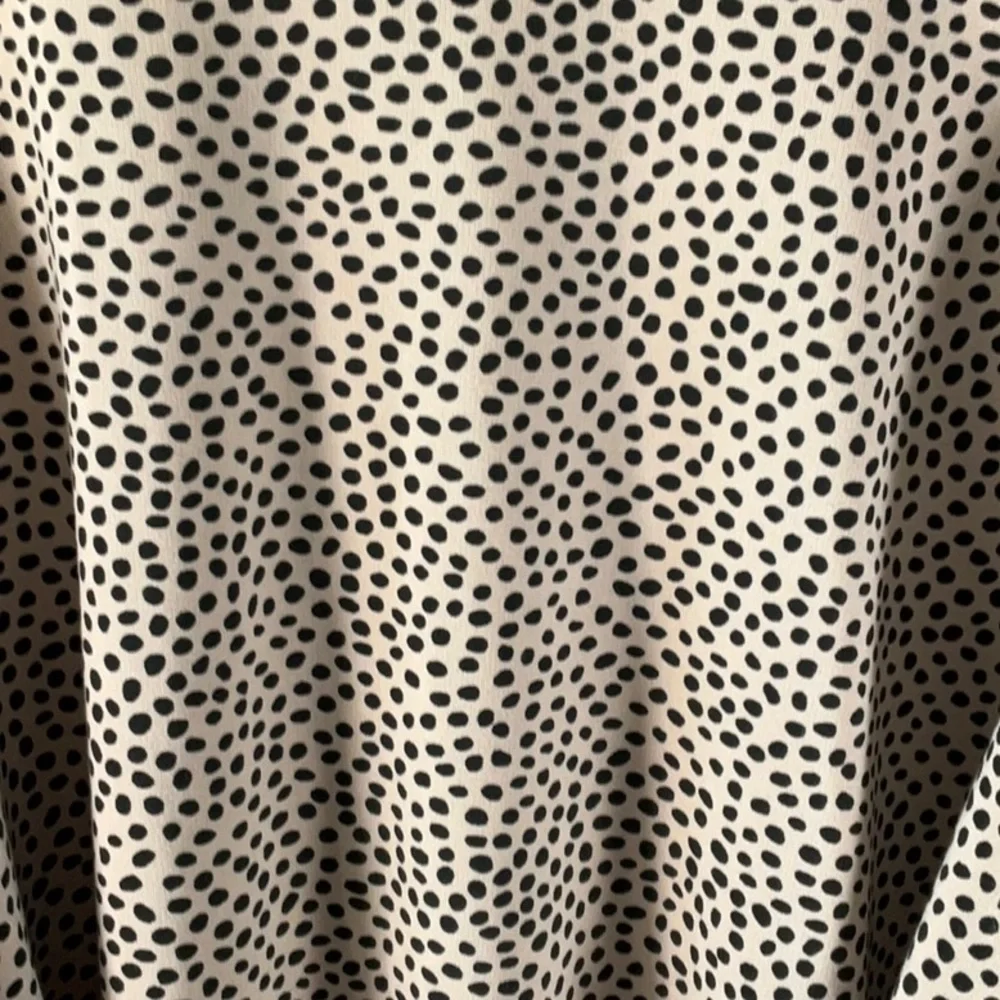 Express Black and Tan Dot Tie-Waist Tunic - Picture 2 of 6